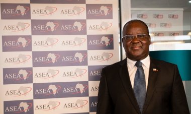 Afrique-Bourses-Reconduit pour 2 ans : Edoh Amenounve (Dg Brvm) « bande ses muscles »