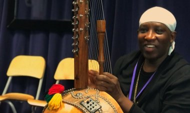 Monde : comment N’faly Kouyaté vend la culture africaine en Occident