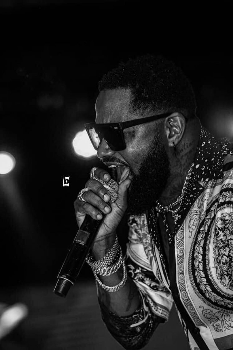 CI-Ferre Gola à ses fans : « Ma musique vous chauffe le sang et fait battre votre cœur »  