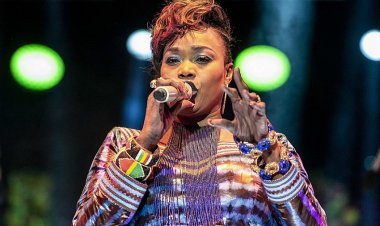 Côte d’Ivoire-Musique : Oumou Sangaré fête le Ramadan à Abidjan