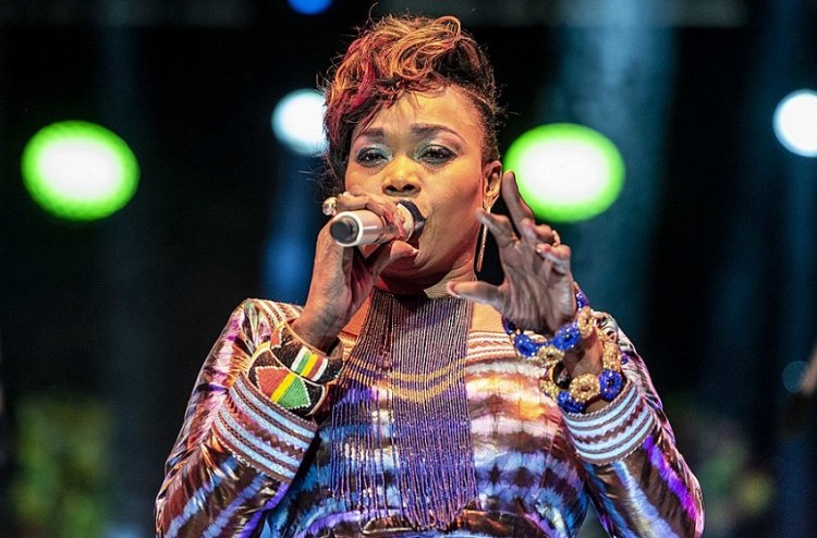 Côte d’Ivoire-Musique : Oumou Sangaré fête le Ramadan à Abidjan