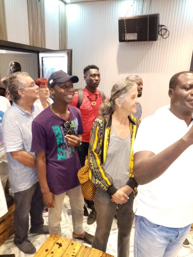 Côte d’Ivoire (Abidjan-Treichville) : la musique s'installe dans les cours communes !   