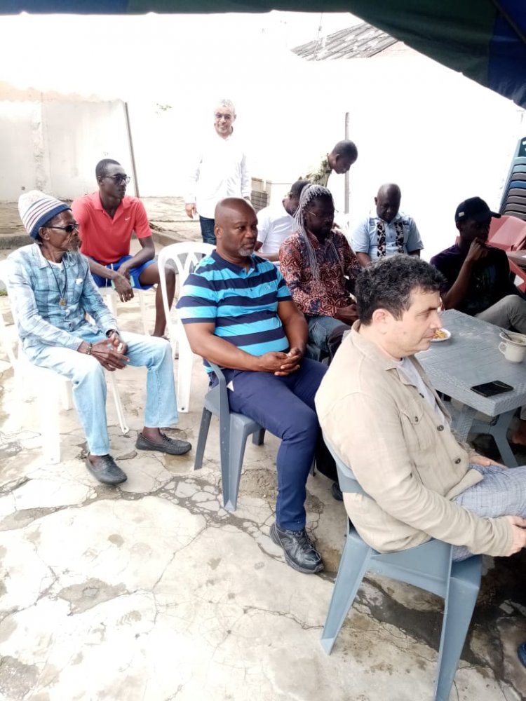 Côte d’Ivoire (Abidjan-Treichville) : la musique s'installe dans les cours communes !   