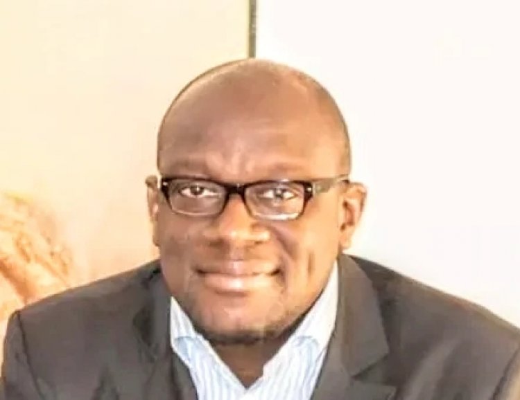 Côte d’Ivoire (Littérature) : Jean-Yves Esso Essis « distribue » « Le vestiaire des lettres »