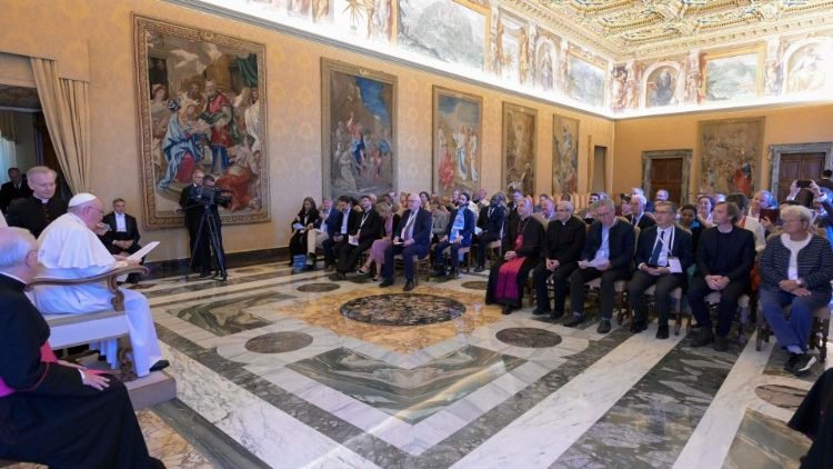 Vatican (Journées pastorales des communautés catholiques francophones) : le Saint-Père François exhorte à « être experts de l'art la rencontre »