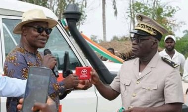 Côte d’Ivoire (San Pedro-Djouroutou) : Donatien Beugré fait don d'une ambulance médicalisée